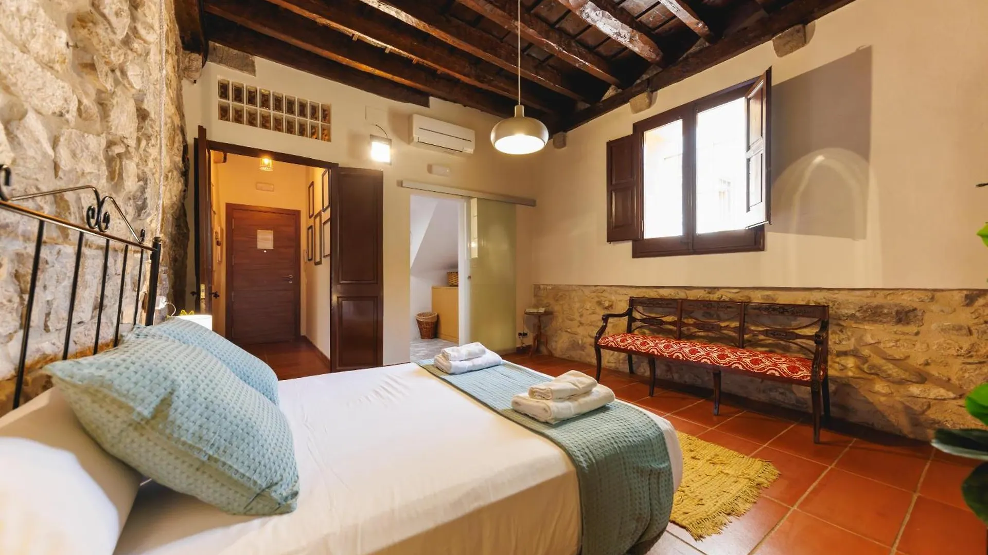Apartamento Bravissimo Girona 1593, Medieval Charm